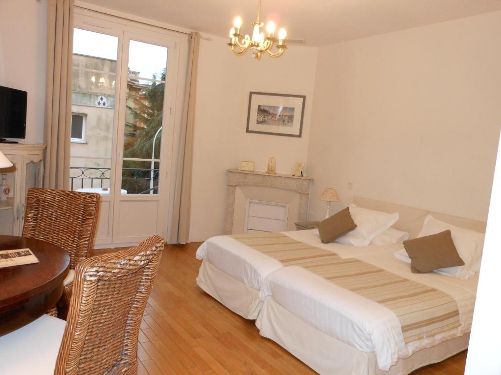 Hotel Villa Les Cygnes Nice Pokoj fotografie